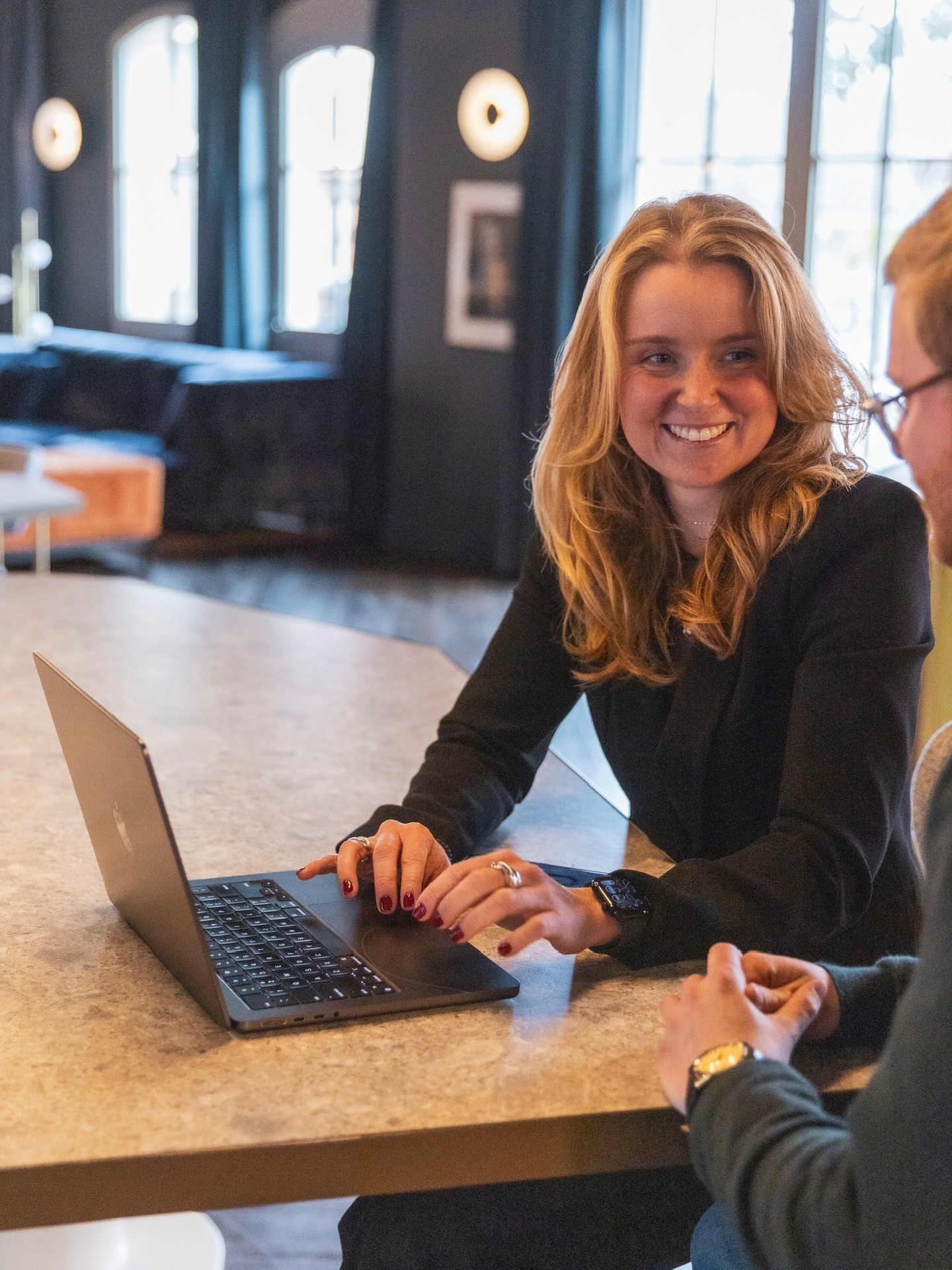 Chaque semaine, de nouveaux projets prennent forme.
Stratégie affûtée, méthode claire, organisation millimétrée.
Des échanges intenses, des idées qui fusent…
Des projets prêts à décoller. 🚀
👉 Envie de faire décoller votre business ? Réserve ton créneau directement sur 𝘄𝘄𝘄.𝗰𝗵𝗲𝘇𝗳𝗼𝗿𝘆𝗼𝘂.𝗰𝗼𝗺
À bientôt ! ✌🏻
___
#Foryou #Marketing #Evenement #Strategie #LeTouquetParisPlage