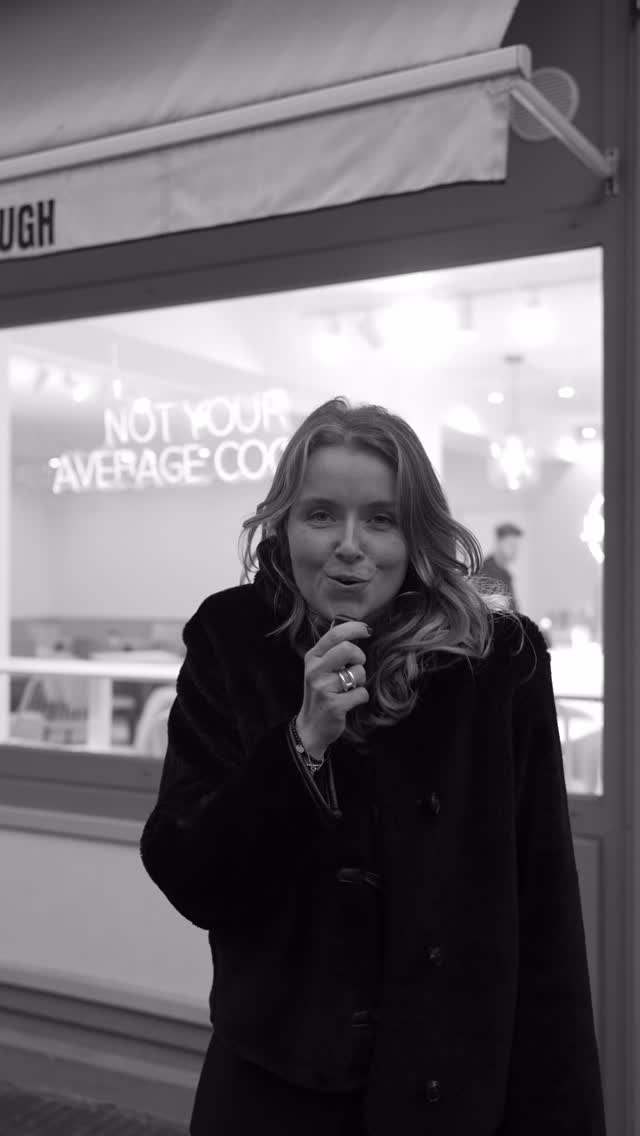 Qui dit tournage en team dit cookies en team 🍪🤭
On a (encore) craqué pour les dingueries de @jojos.dough 🔥
___
#BestTeam #Foryou #Copilote #Marketing #Events